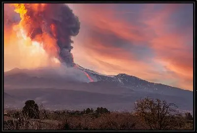 Извержение вулкана в долине