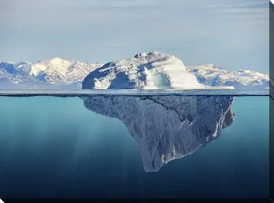 Айсберг - вид над водой и под водой