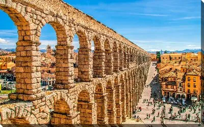 Постер Красивый акведук в черте города