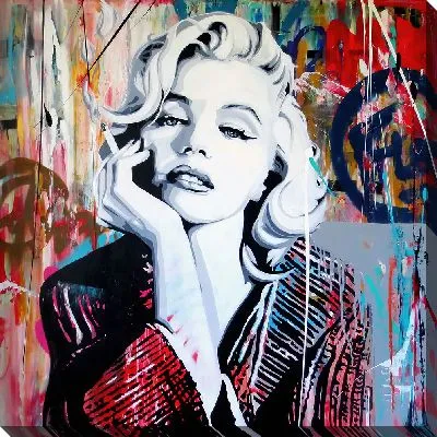 Мэрилин Монро с сигаретой