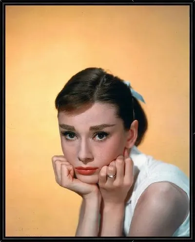 Картина Грустная Одри Хепбёрн