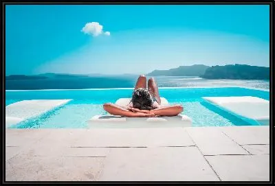 Картина Девушка загорает у бассейна