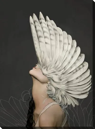 Картина Девушка с перьями на голове на сером фоне