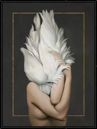 Картина Девушка с перьями с золотым прямоугольником