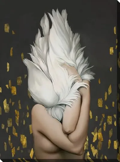 Картина Девушка с перьями и золотыми мазками