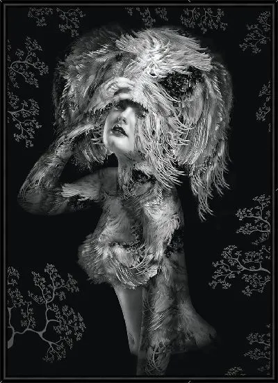 Картина Девушка с перьями на фоне орнамента