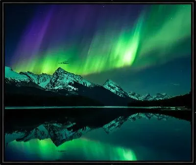 Ночной пейзаж с северным сиянием