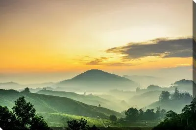 Вечер в туманных горах