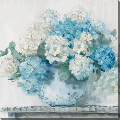 Картина маслом Белые и голубые гортензии в голубой вазе