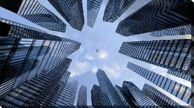 Взгляд на небоскребы снизу