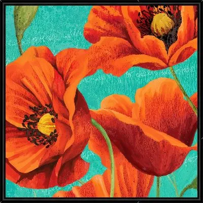 Красные маки на зеленом фоне