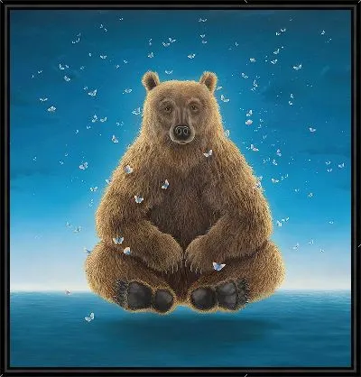 Бурый медведь и бабочки