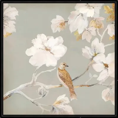 Птица на ветке магнолии