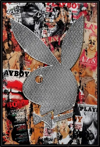 Картина Заяц Playboy  на фоне журналов