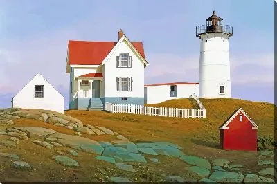 Дом с маяком на холме