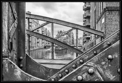 Металлические элементы моста в Гамбурге