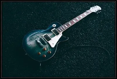 Черная гитара