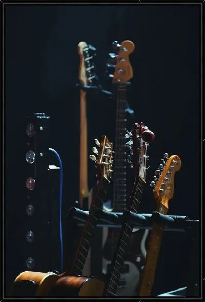 Картина Гитары перед выступлением