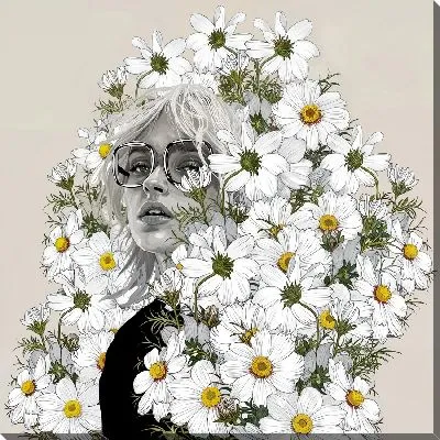 Девушка с ромашками на голове