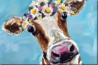 Корова с венком из ромашек