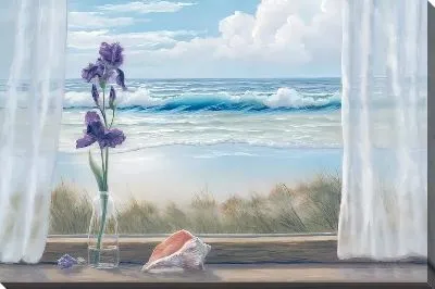 Ирис в вазе у окна и моря с волнами