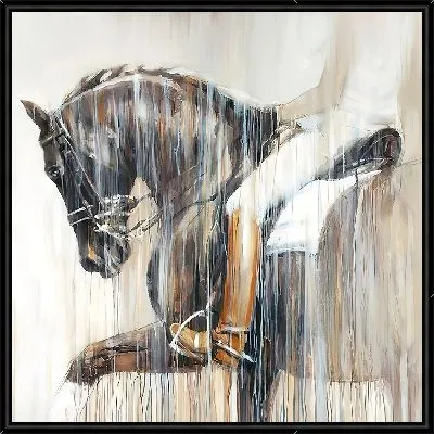 Жокей в сапогах на лошади