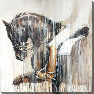 Жокей в сапогах на лошади