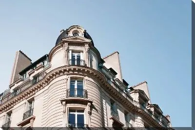 Постер Вид на жилое здание в Париже