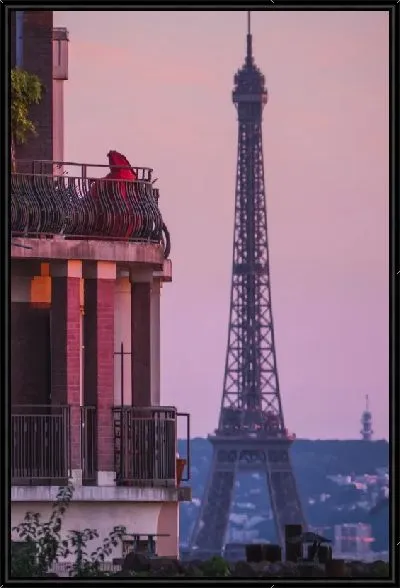 Картина Балкон на фоне Эйфелевой башни