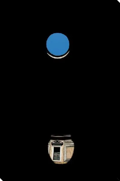 Постер Два круглых окна