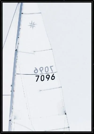 Картина Номера на парусе яхты