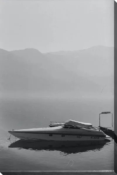 Постер Лодка в тумане