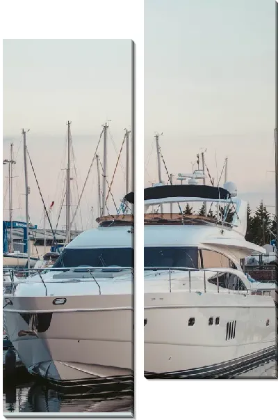 Модульная картина Белая яхта на причале