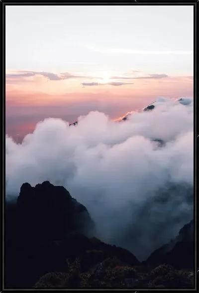 Картина Туман в горах в лучах заката