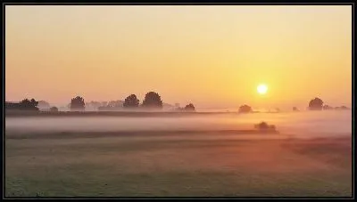 Солнце над туманной равниной