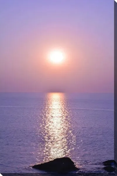 Постер Отражение Солнца в водной глади