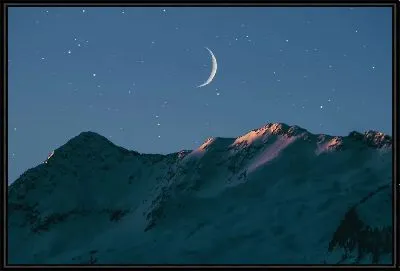 Картина Месяц над заснеженными горами