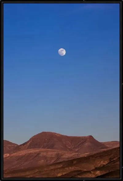 Картина Луна в пустыне