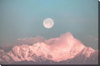 Постер Луна над розовыми горами