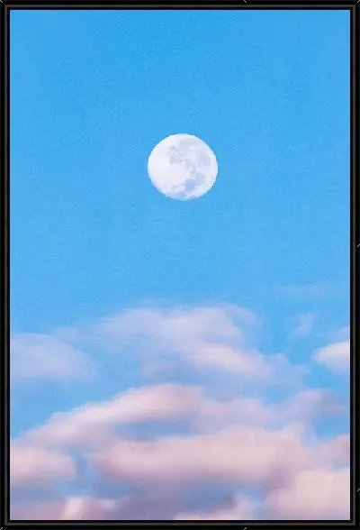 Картина Круглая Луна над облаками