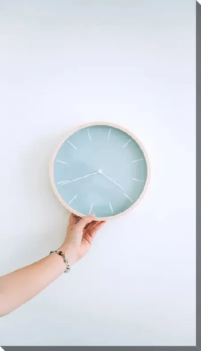 Постер Часы в руке