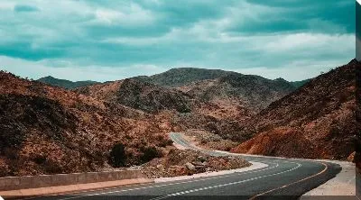 Постер Трасса между гор