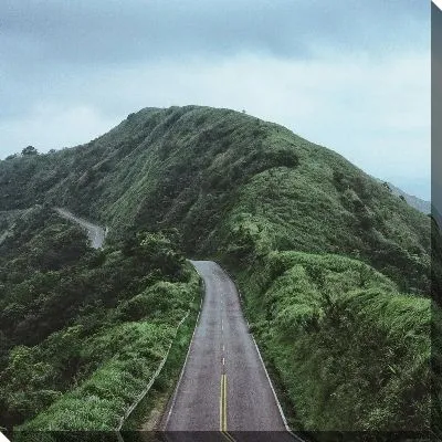 Постер Трасса и зеленые горы