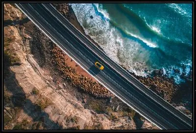 Картина Авто на трассе у воды