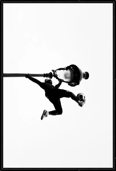 Картина Человек несет фонарь