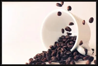 Картина Кофейные зерна и белая чашка