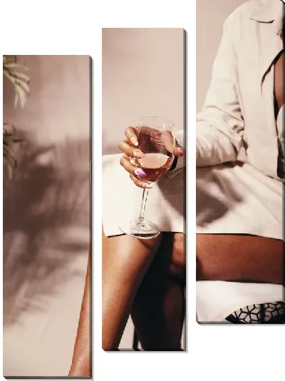 Модульная картина Девушка с бокалом вина