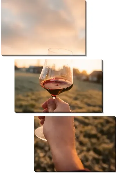 Модульная картина Бокал в руке