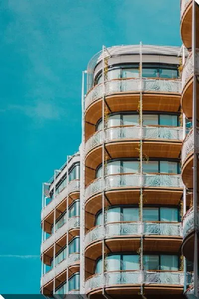 Постер Современное здание в Монако