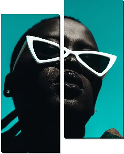 Модульная картина Африканка в белых очках